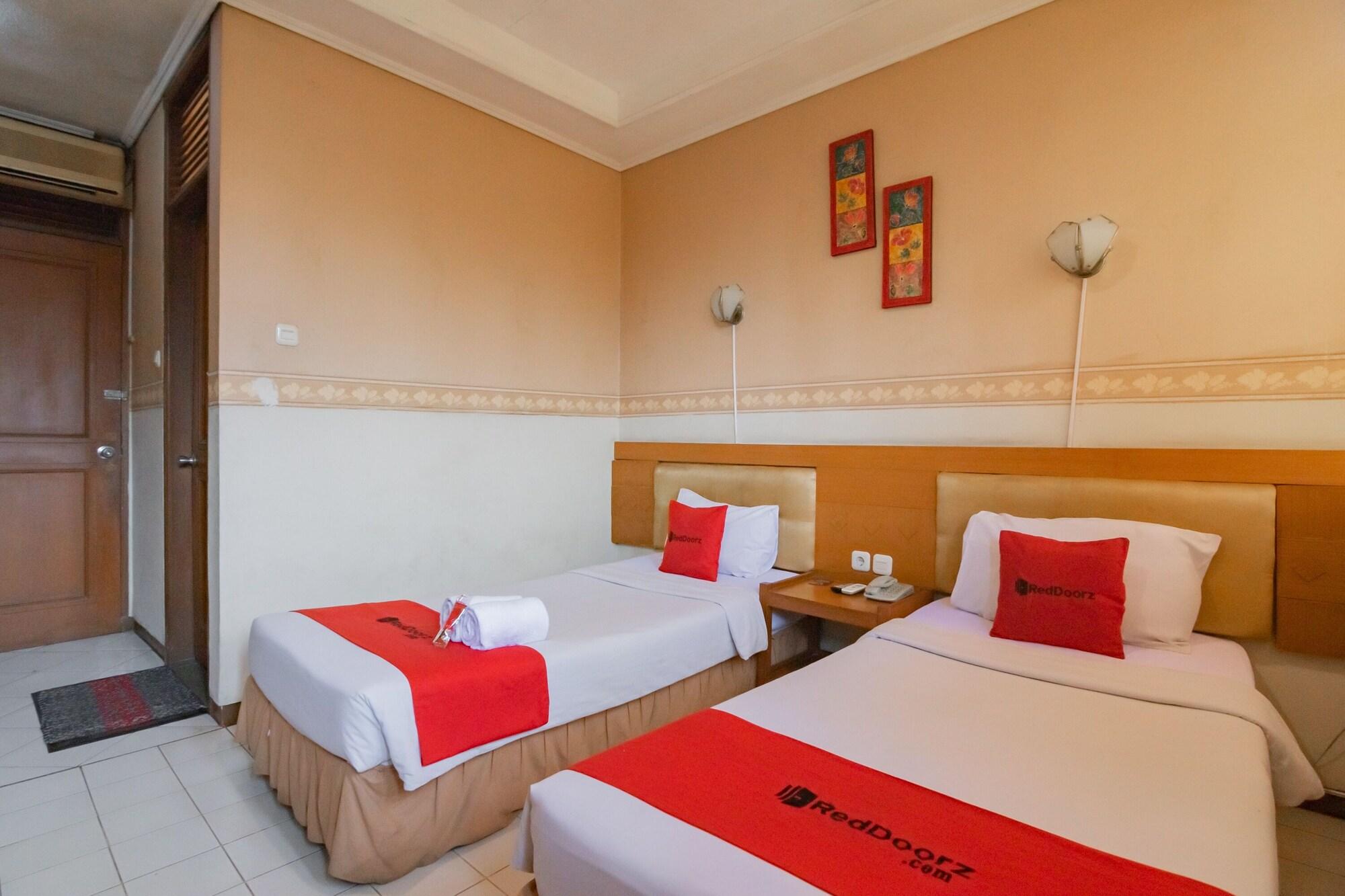 Reddoorz Plus @ Sukamulya Pasteur 2 Bandung Ngoại thất bức ảnh
